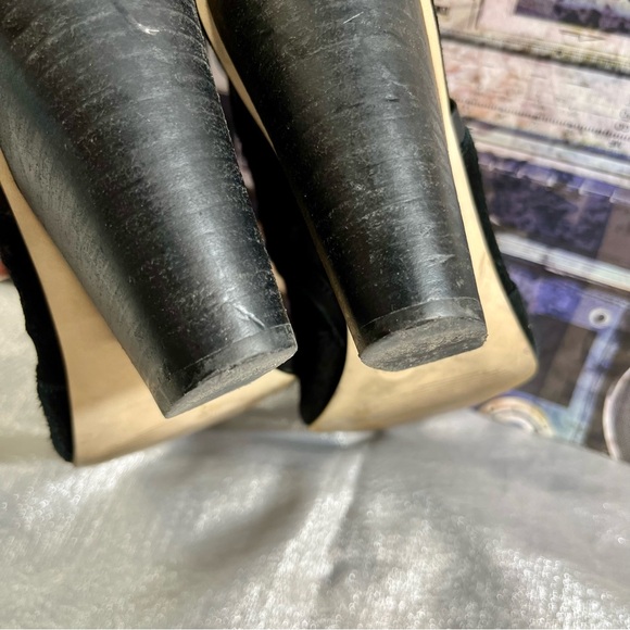 BCBGeneration Black Peep Toe Laser Cut Suede Chunky Heels Women's Size 8M/38 - Picture 6 of 9